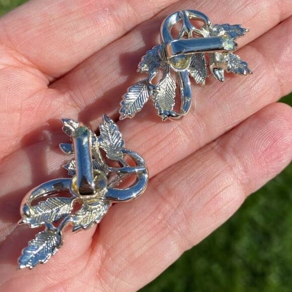 Vintage Estate Silver Leaf Clip on Earrings - Picture 2 of 2